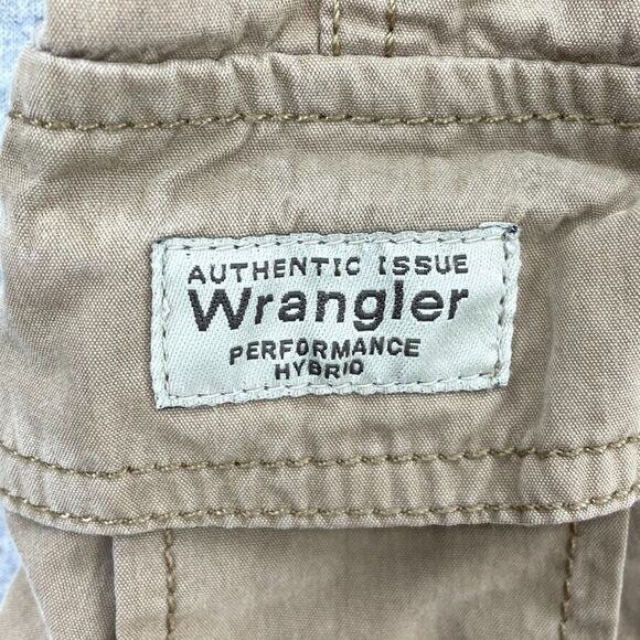 Wrangler Shorts Mens Medium Brown Cargo PullOn Performance Hybrid Hiking Casual - Picture 2 of 11